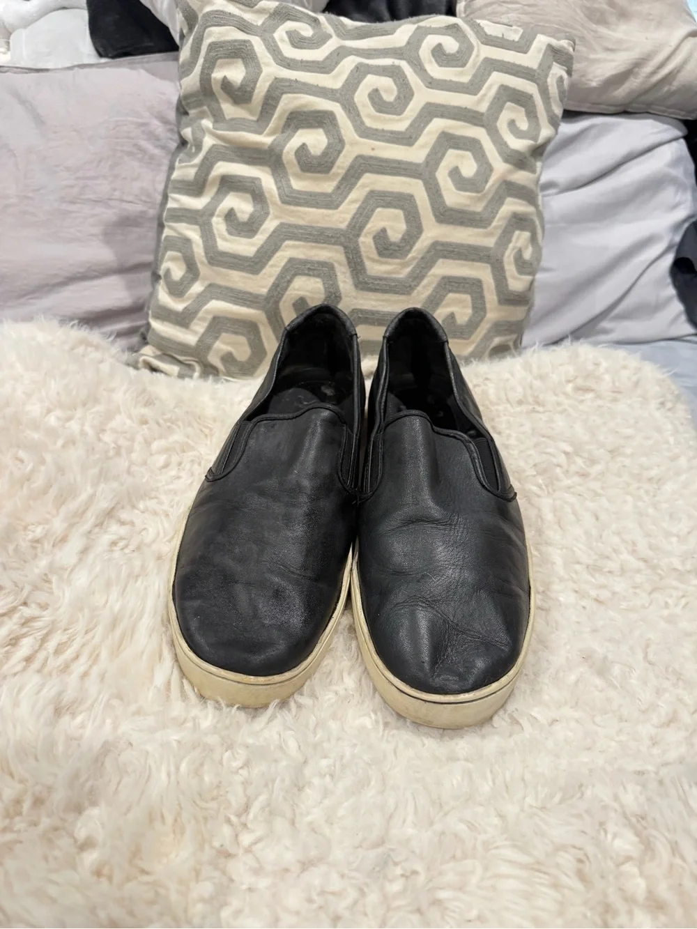 Men's Black Slip-On Leather Sneakers - Casual Comfort
